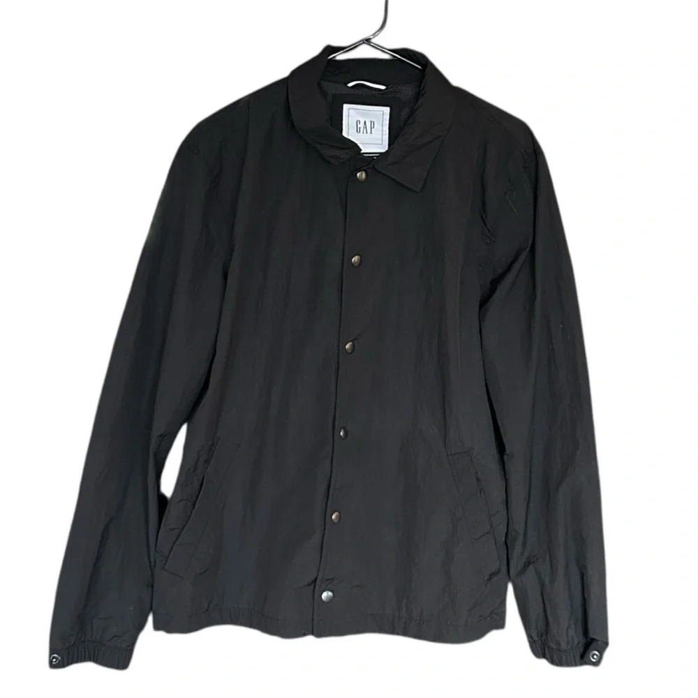 GAP Men’s Medium Wind Breaker Style Jacket in Black